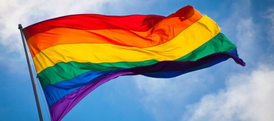 drapeau-gay-au-vent-540x240.jpg