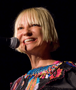 Sia en concert en 2011, Wikipedia